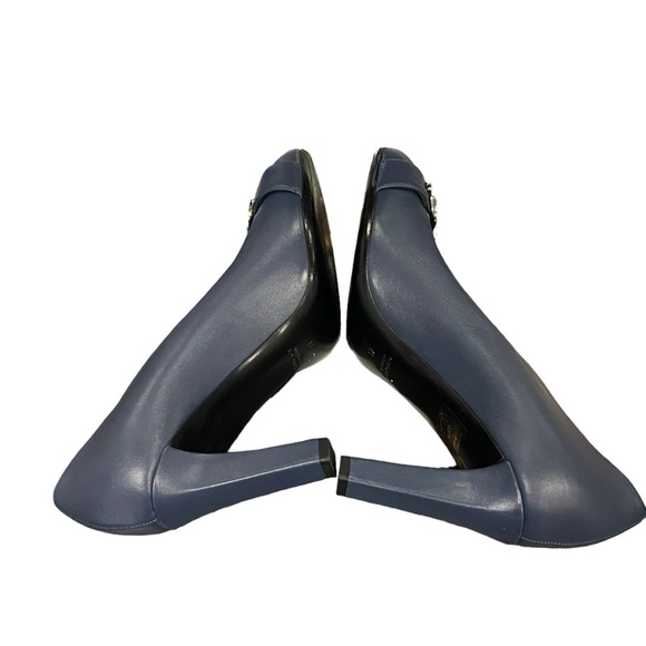 Gucci shoes for women size 9US. Beautiful blue color . - Picture 2 of 11